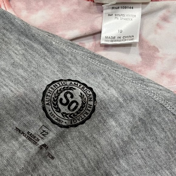 Girls Long Sleeve & Short Sleeve Graphic Tees Bundle Size L 10/12 - Picture 7 of 7